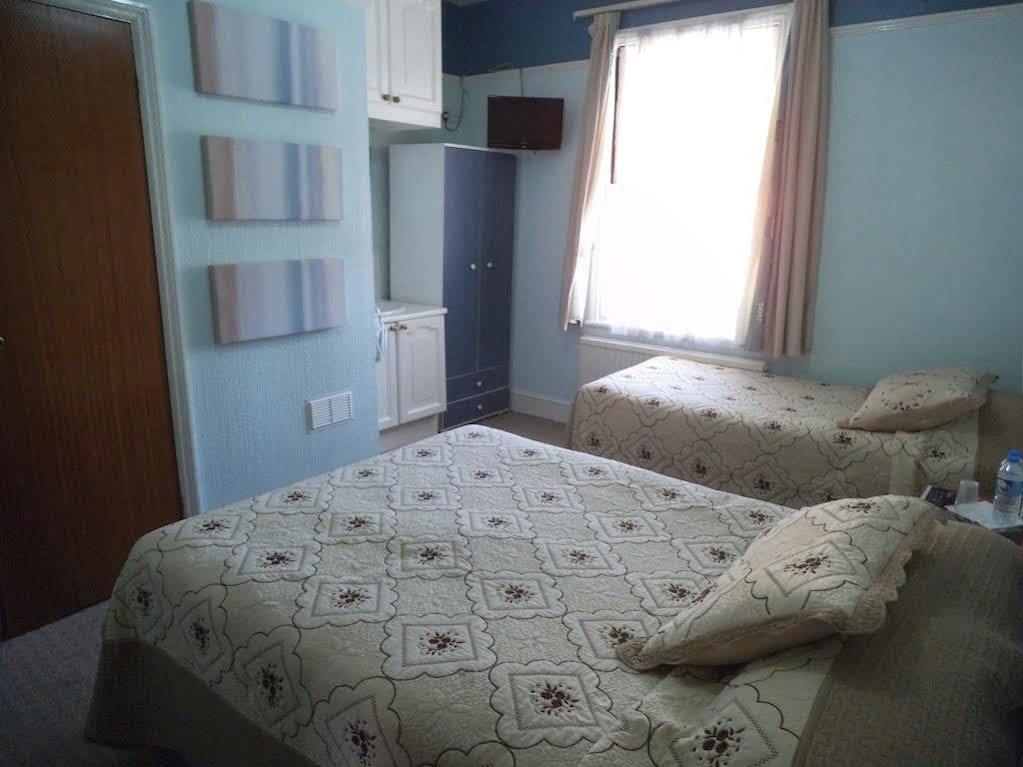 Fountain House Hotel Хейс Екстериор снимка