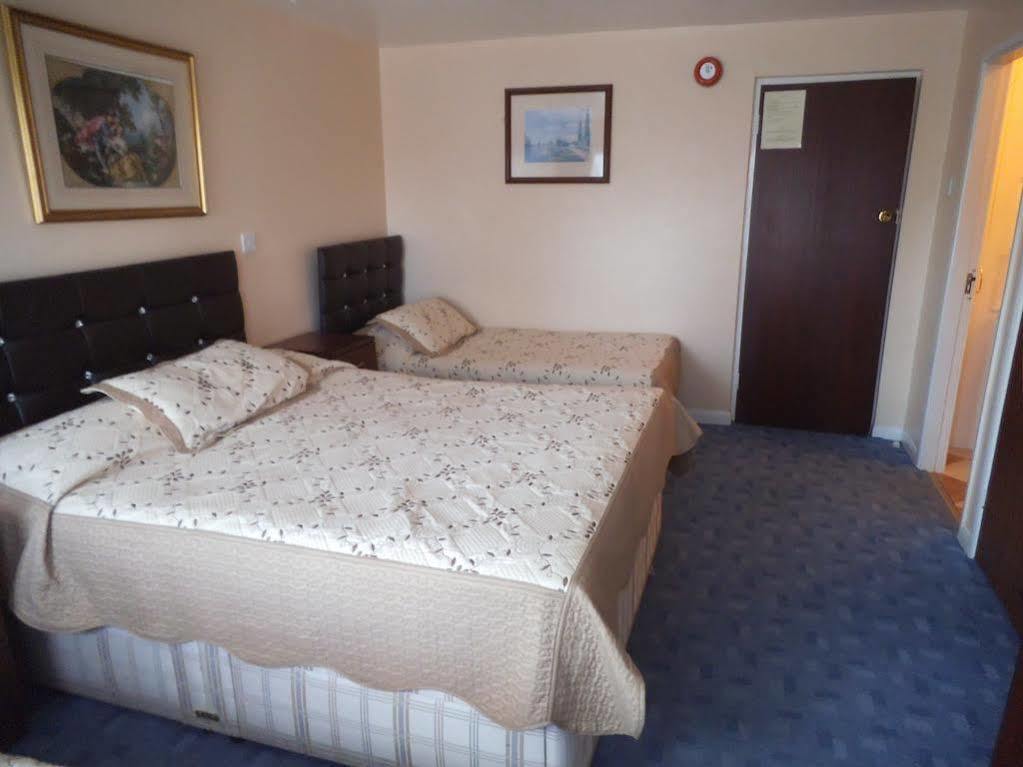 Fountain House Hotel Хейс Екстериор снимка